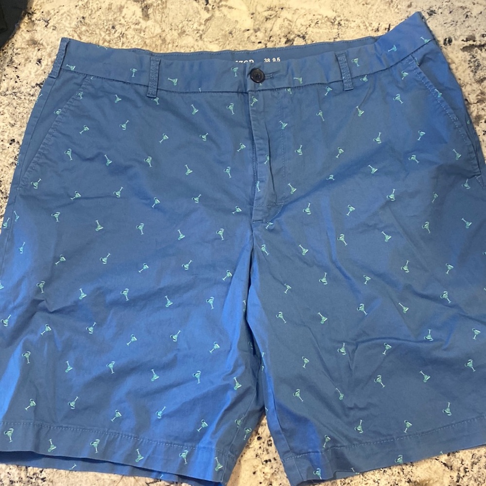 Izod Shorts 38 waist / 9.5 inseam